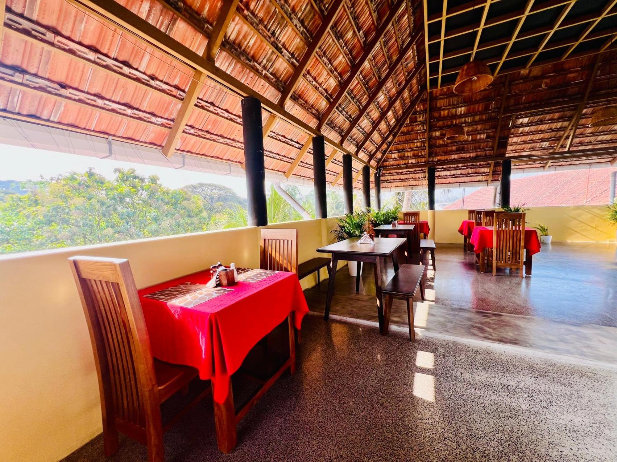 Seacoast Inn Fortkochi Fort Kochi Екстер'єр фото
