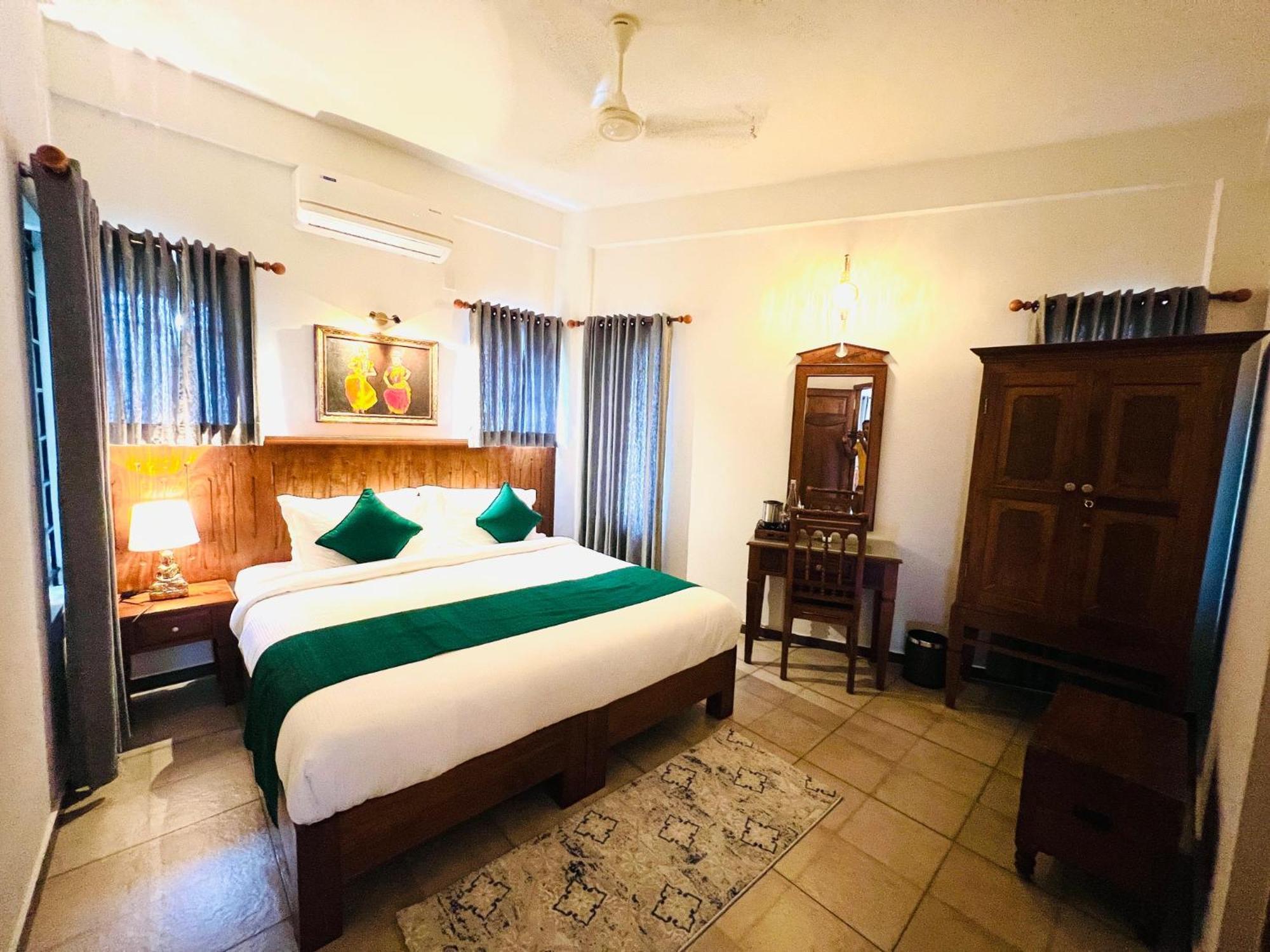 Seacoast Inn Fortkochi Fort Kochi Екстер'єр фото